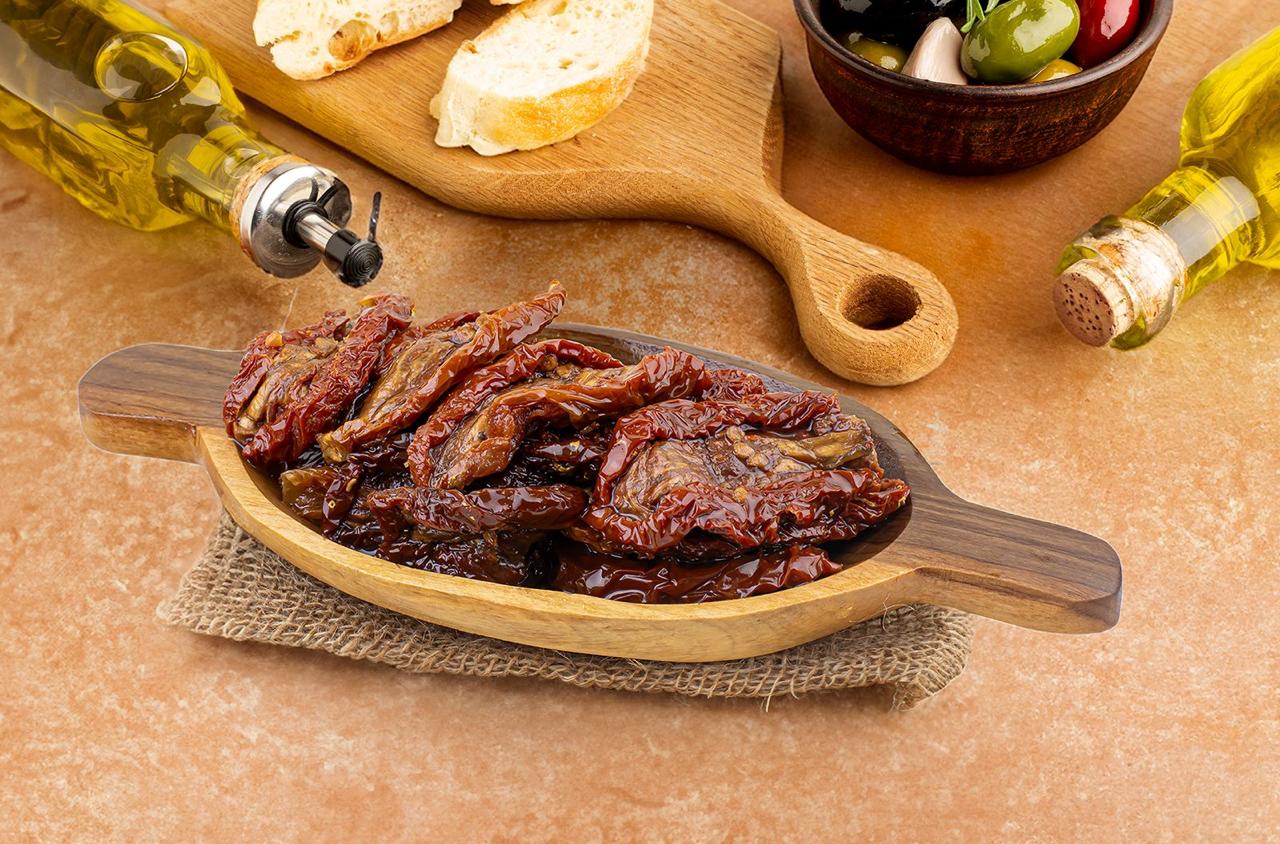 Sun-Dried Tomatoes in Olive Oil